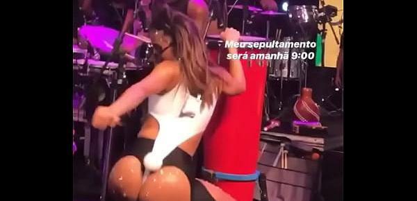  Anitta mostrando a sua sensualidade